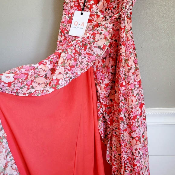 Q+A Los Angeles Floral Wrap Dress - Picture 6 of 10